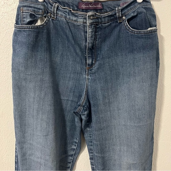 Gloria Vanderbilt Amanda Women’s Size 12 Straight Leg Jeans Everyday Casual - Picture 3 of 7